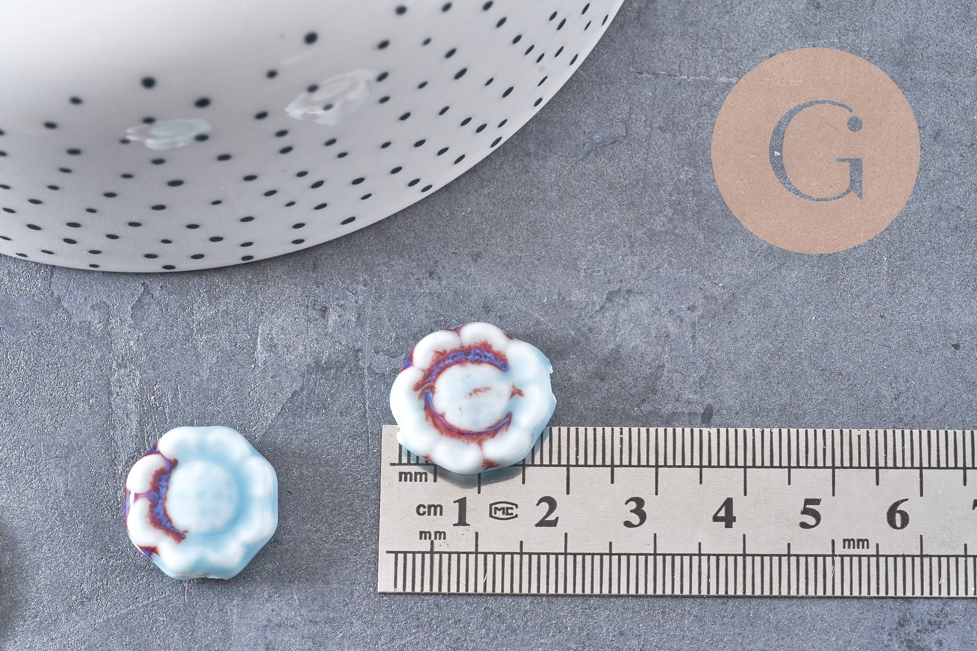 Perle fleur porcelaine bleu clair 17mm, x5 (G10810)