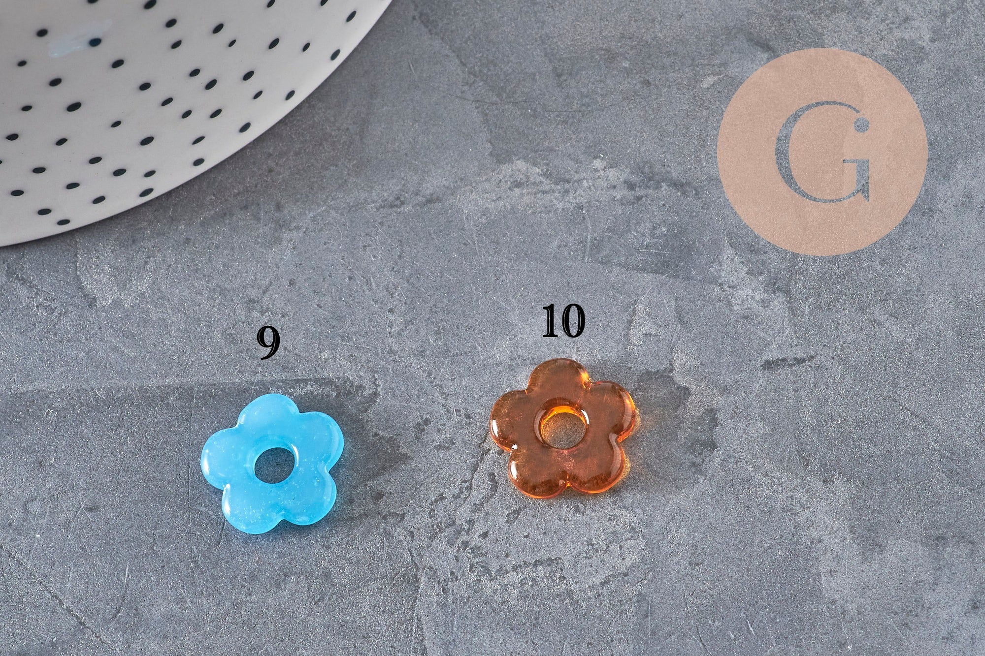 Cuenta de flor de vidrio intercambiable de 15,5 mm para pendientes de aro, x1 (G11025)