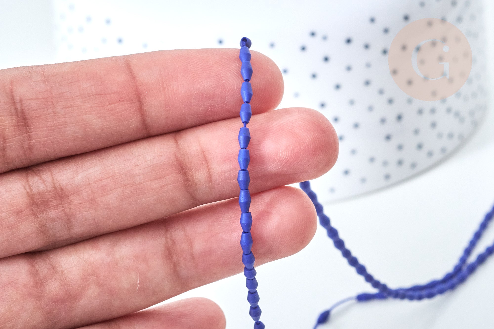 Perle grain de riz howlite naturelle teintée bleu roi, bijou en pierre naturelle, howlite naturelle, perle en pierre, fil de 50cm (G7260)