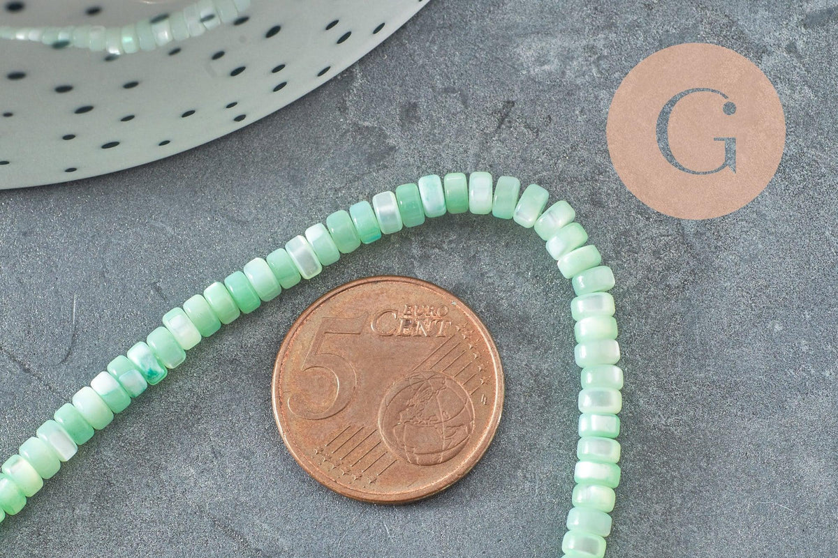 Perle nacre naturelle heishi vert pastel,tube coquillage coloré,perle coquillage,2x4mm, le fil de 20 cm, x1 (G5129)