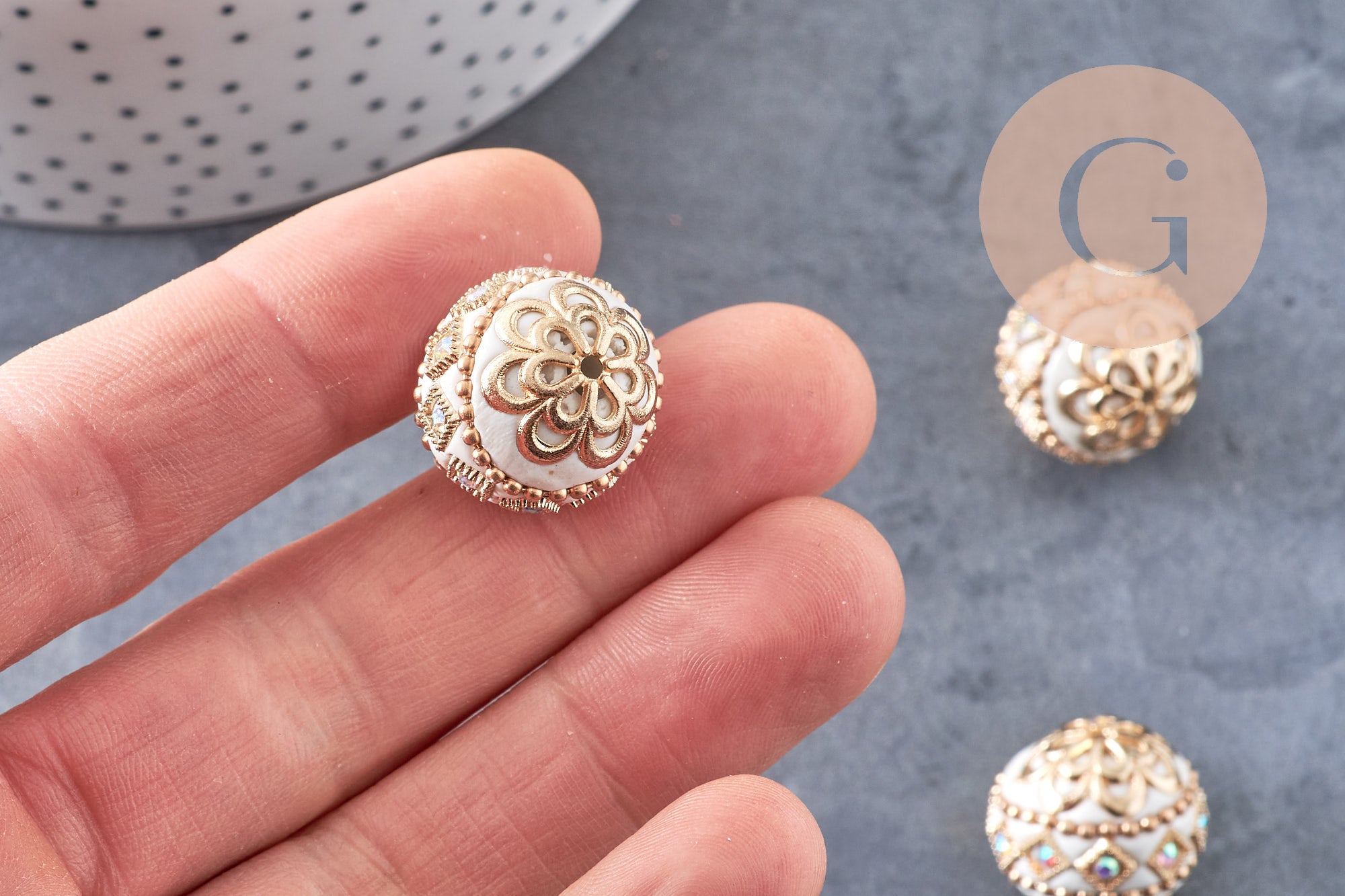 Perle indonesienne polymère blanc strass et zamac doré 19.5mm,création bijou ethnique exotique, x1 (G5907)