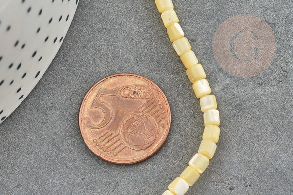 Perle nacre naturelle heishi jaune pastel ,perle coquillage,4x4mm, fil de 20cm, x1 (G9241)