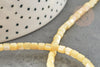Perle nacre naturelle heishi jaune pastel ,perle coquillage,4x4mm, fil de 20cm, x1 (G9241)