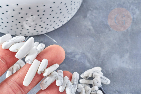 Perle ovale howlite blanche naturelle 13-22mm, x1 le fil 40cm (G8537)