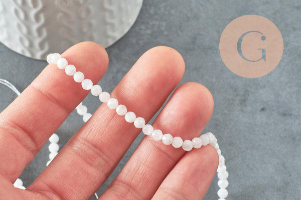 Perle pierre de lune naturelle facette 3.5-4mm, x1 fil de 40cm (G4657)