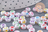 Perle ronde Lettre Alphabet plastique blanc lettre colorée, x 10Gr (G4091)
