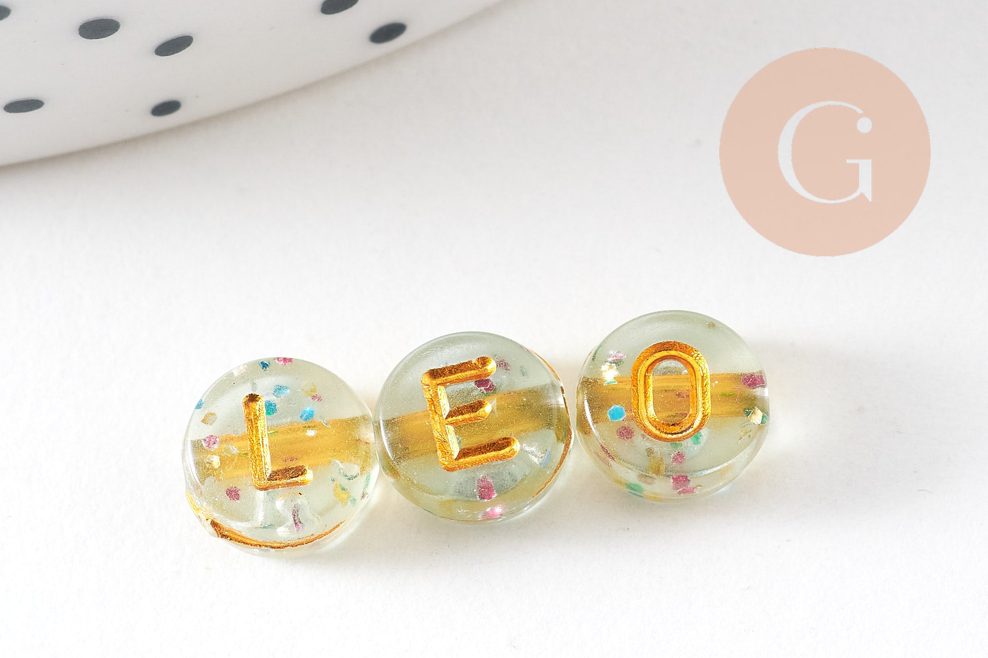 Perle ronde Lettre Alphabet plastique paillettes doré, x10Gr (G1968)
