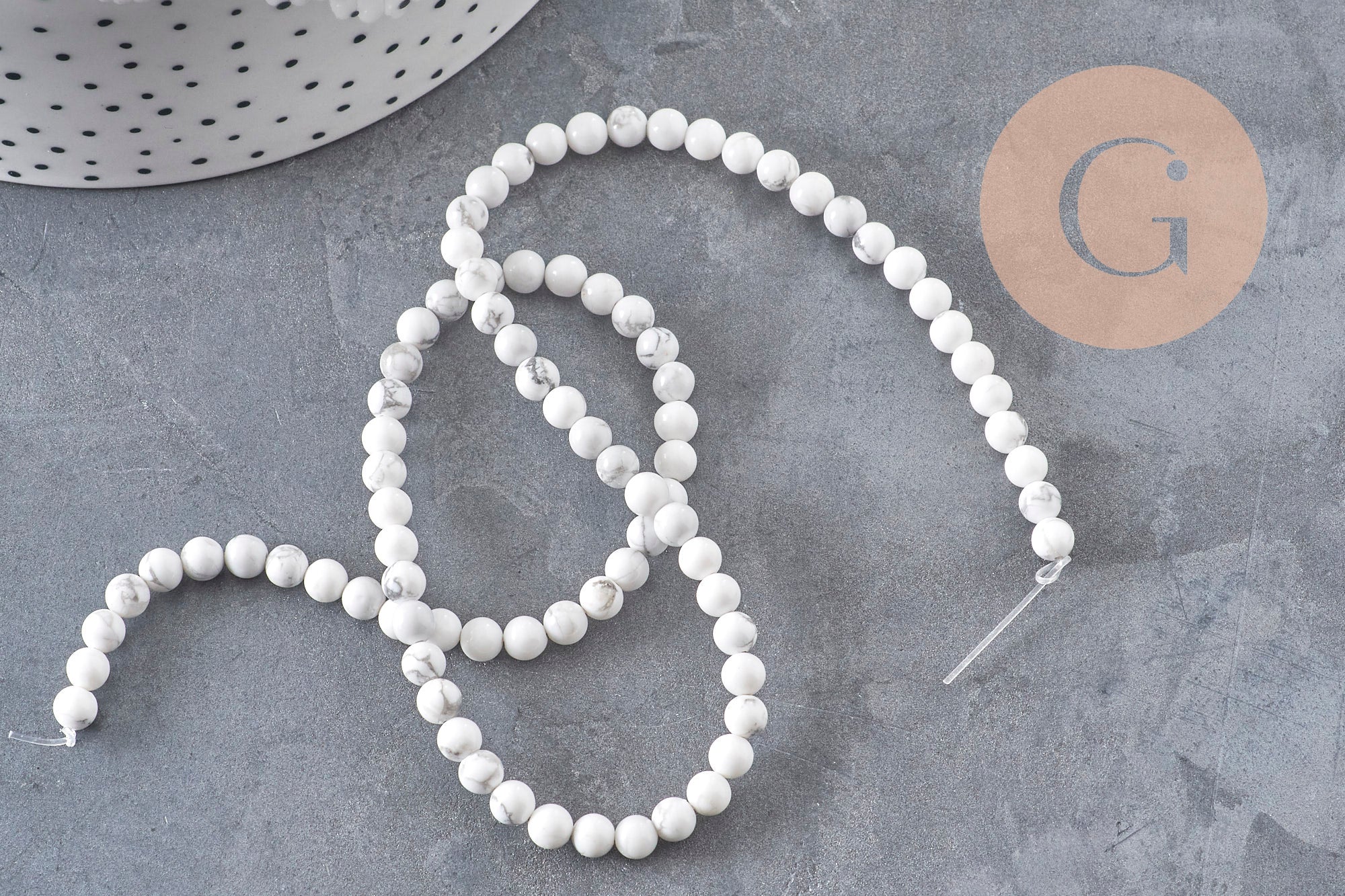 Perle ronde howlite blanche naturelle 4mm, x1 fil de 38cm (G11091)