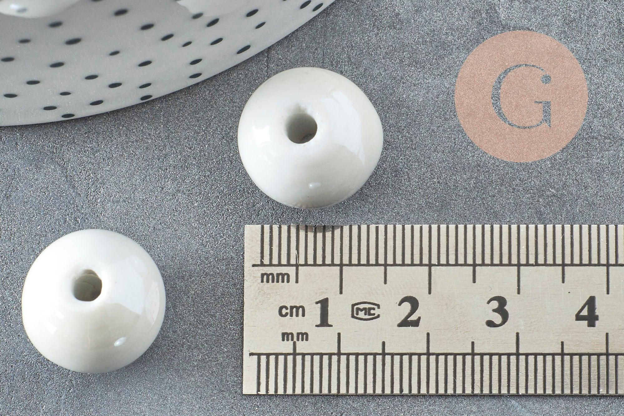 Perle ronde porcelaine émaillé gris clair 16mm,perle céramique, céramique blanche, x10 (G9447)