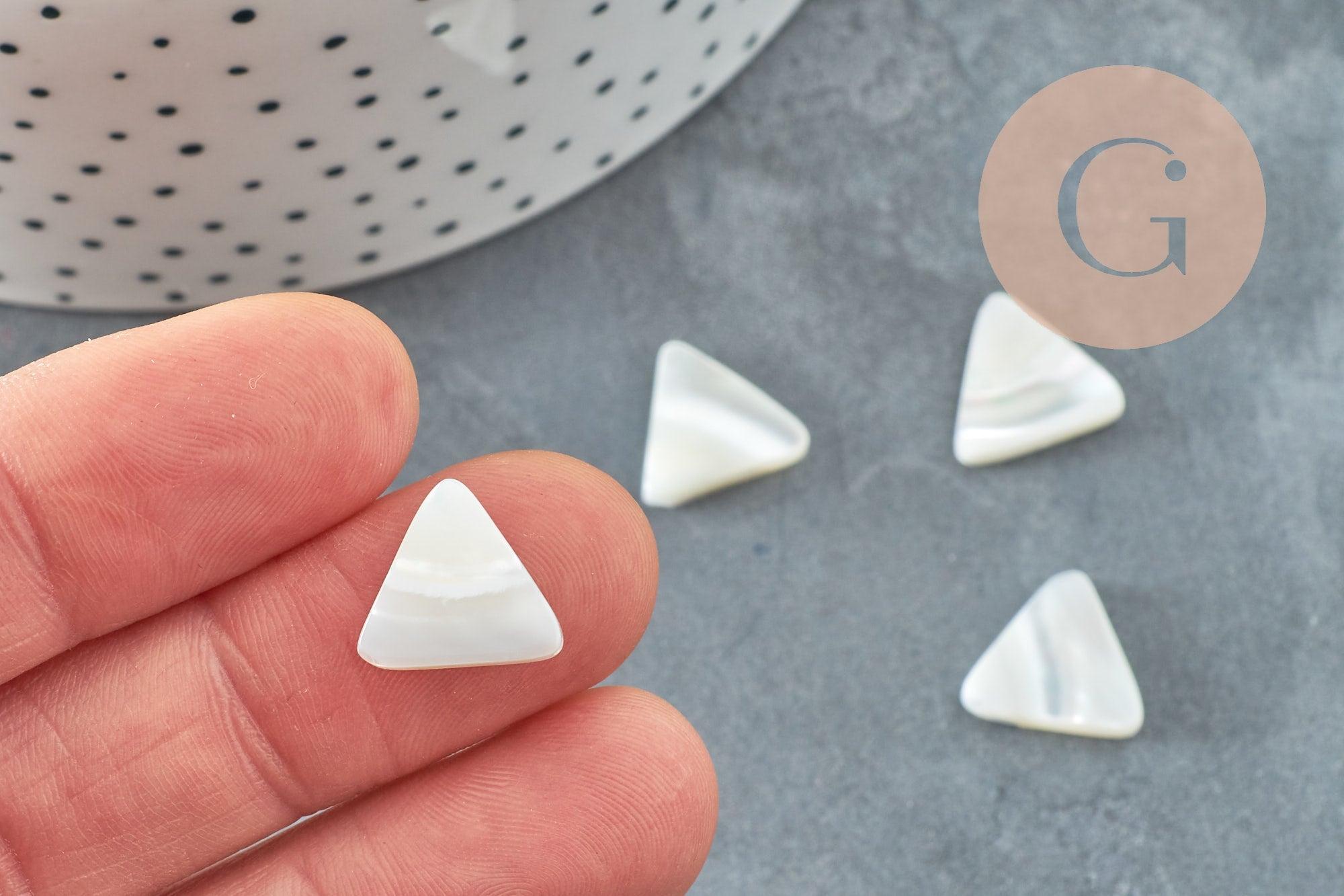Perle triangle nacre blanche naturelle ,pendentif triangle nacre, bijou nacre 12mm, x10 (G2186)