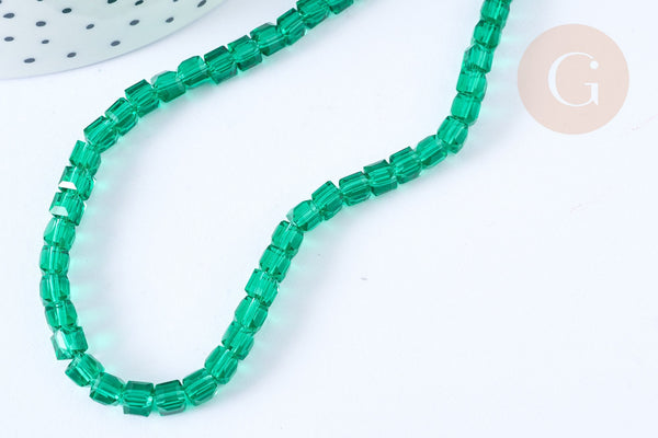 Perles Cube verre vert foncé 4mm, verre, le fil de 43cm, x1 (G7539)