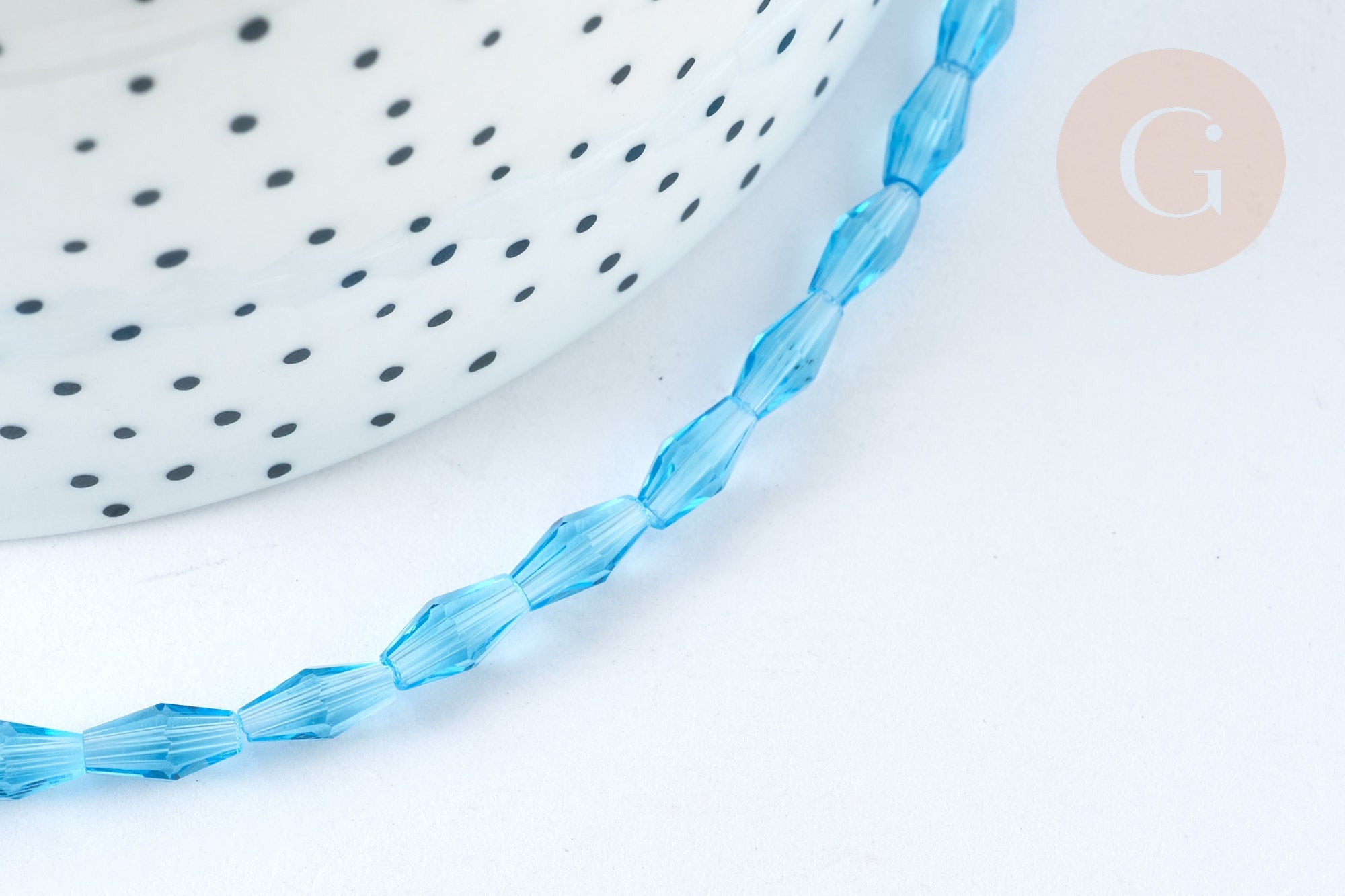 Perles Losanges facettées turquoise transparent 8x4mm, cristal, le fil de 60cm (G7336)