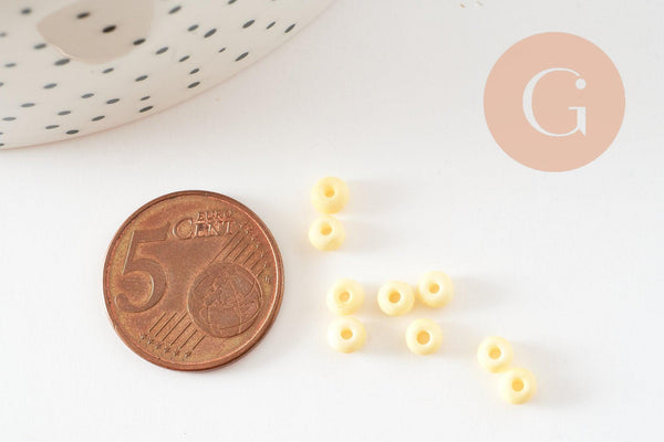 Perles de rocaille verre jaune pastel 4.5mm, x 10g (G7793)