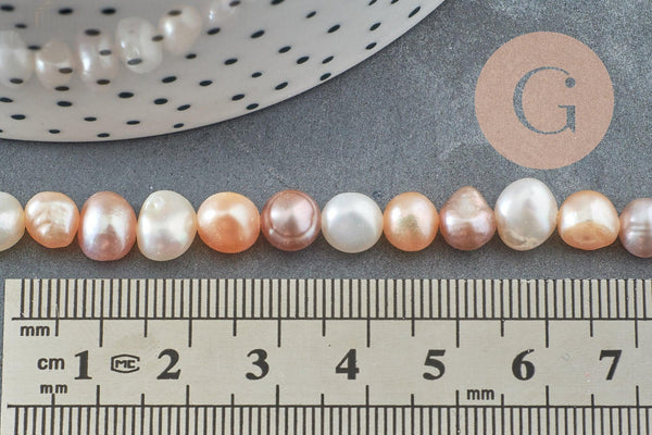 Perles eau douce naturelle "pomme de terre" pastel 6-7mm, x1 fil de 37cm (G1938)