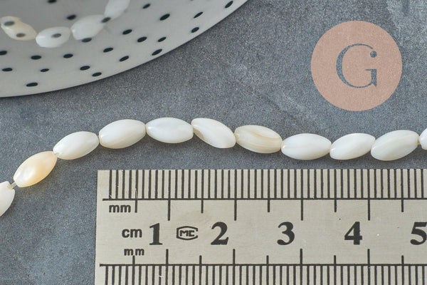 Perles grain de riz nacre naturelle blanche 8mm, x1 fil de 38cm (G0770)