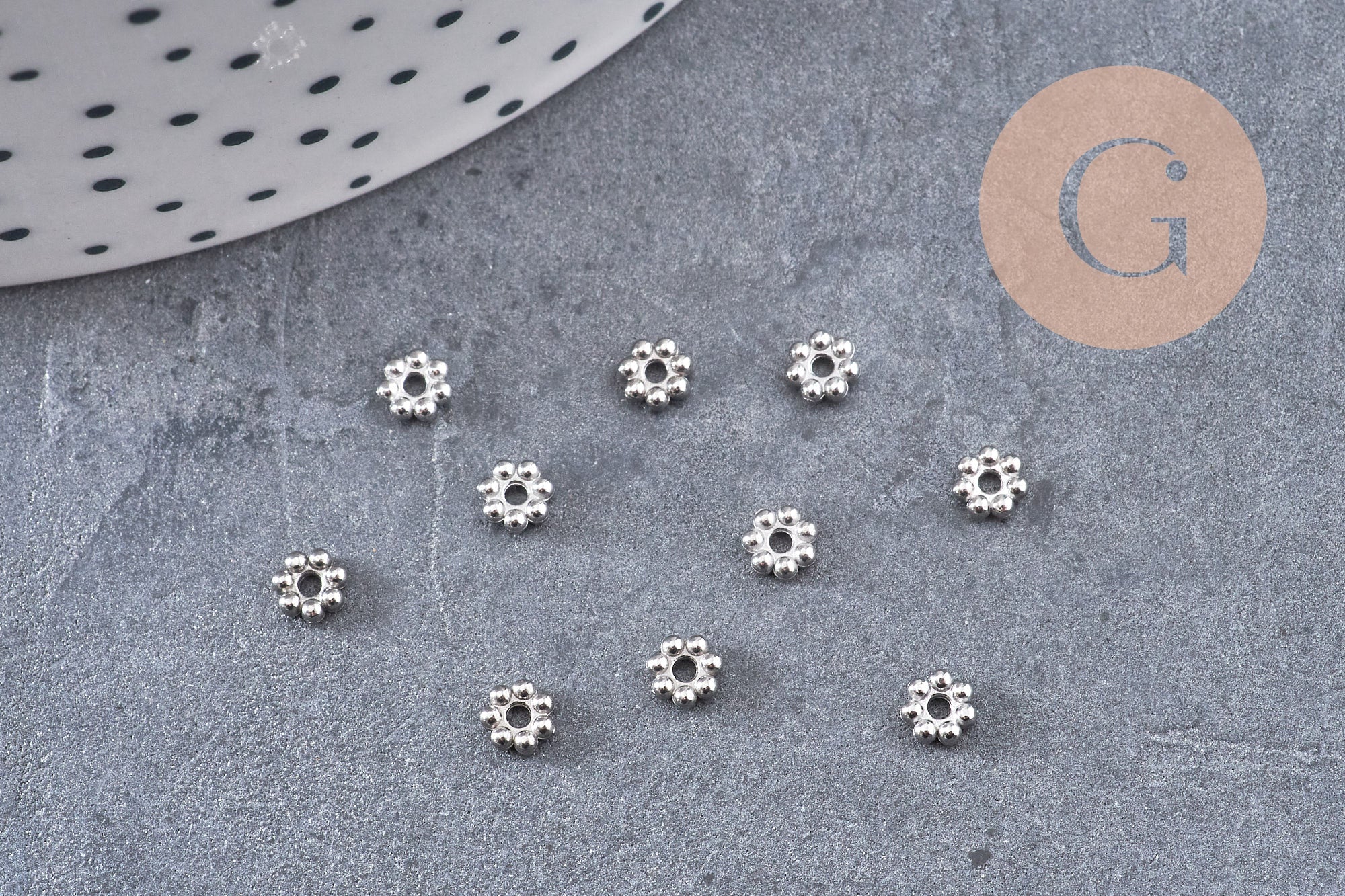Perles intercalaires Rondelles fleurs acier 304 inoxydable platine 4mm, x10 (G10904)