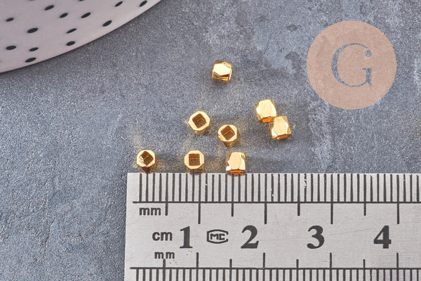 Perles intercalaires facettées laiton argenté ou doré, 3x3mm, x50 (G9906)
