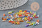 Cuentas de semillas de tubo multicolor, cuentas de semillas multicolores, cuentas metálicas multicolores, 6 mm x 2 mm, x 5 gr G7159