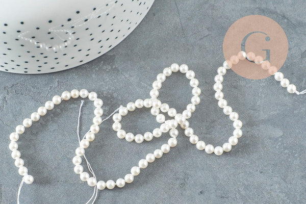 Perles rondes coquillage naturel blanche nacrées 4mm, x1 fil de 40cm (G9033)