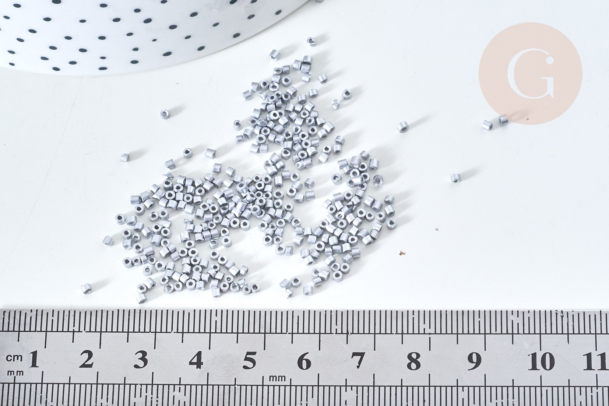 Perles tube argent métallisé mat façon Delica miyuki, x1 Sachet 8g (G7852)