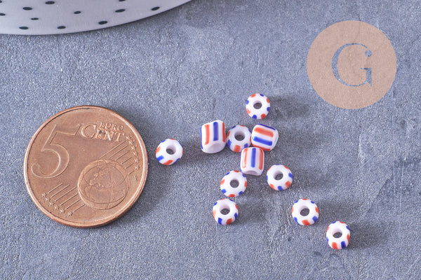 Petite perle rocaille verre rayé bleu blanc rouge 3x4.5mm, x10 Gr (G10709)