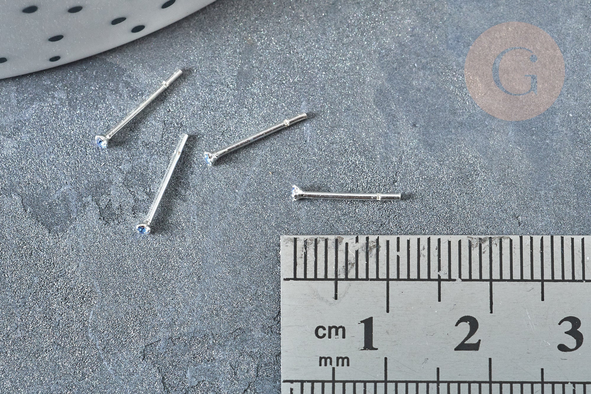 Piercing clou argent 925 massif strass bleu aigue-marine 1.5mm, x1 (G7600)