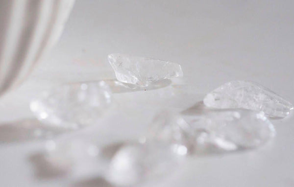 Pierre quartz transparent naturel brut roulé non percé, x20gr (G0252)