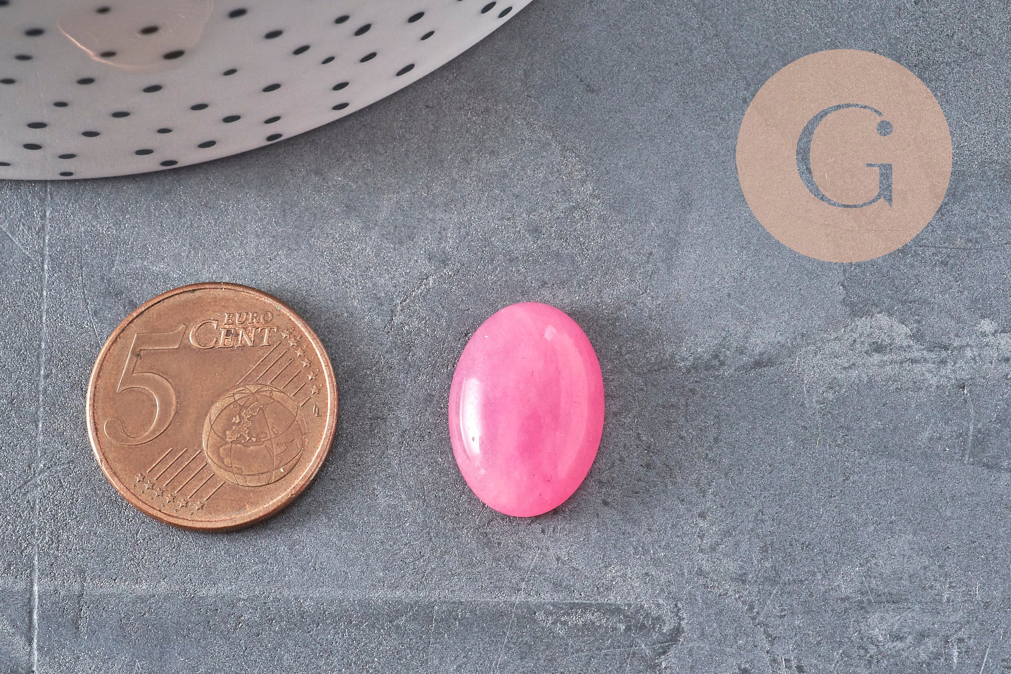 Cabujón ovalado de jade natural teñido de rosa, 18 x 13 mm, x1 (G2079)