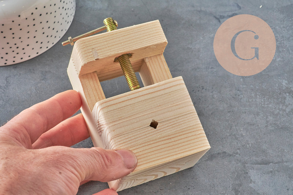 Wood vice, jewelry tool, jewelry making, a tool that holds your piece, clamp, woodworking, x1 G3350