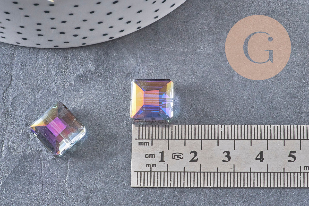 12mm faceted iridescent square glass bead, x5 beads (G9076)