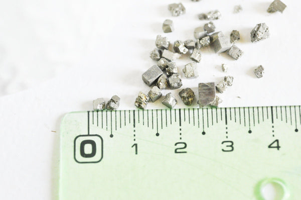 Sable cube Pyrite naturelle 2~5mm non percé, x20gr (G3676)