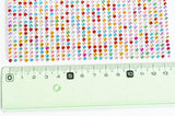 Strass rond plastique adhésifs colorés 3x2mm, x 1 feuille de 780 (G3392)