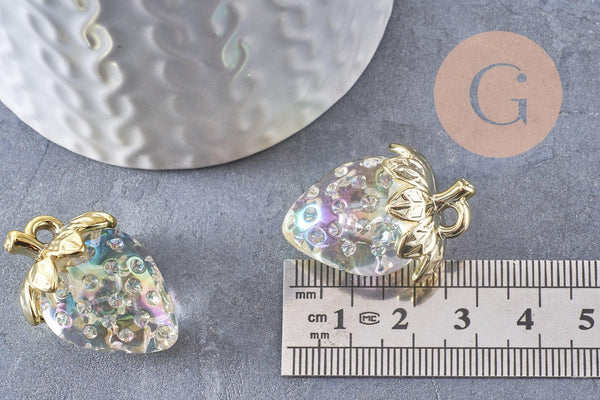 breloque fraise résine transparent laiton doré 28.5mm, x1 (G10411)