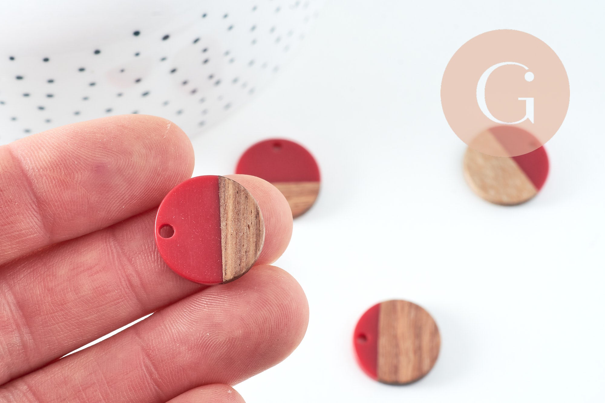 pendentif disque bois résine rouge 18mm, création bijoux bois, x5 G0332