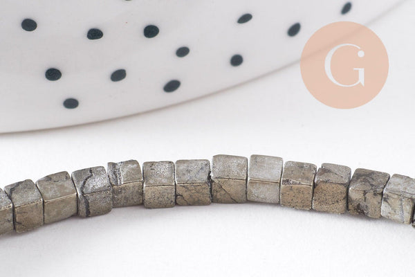 perle pyrite carrée , pyrite naturelle,pierre pyrite ,3mm,x1 fil de 120 perles (G2786)