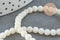 Perle ronde nacre coquillage blanc, le fil de 37cm, x1 (G5601)