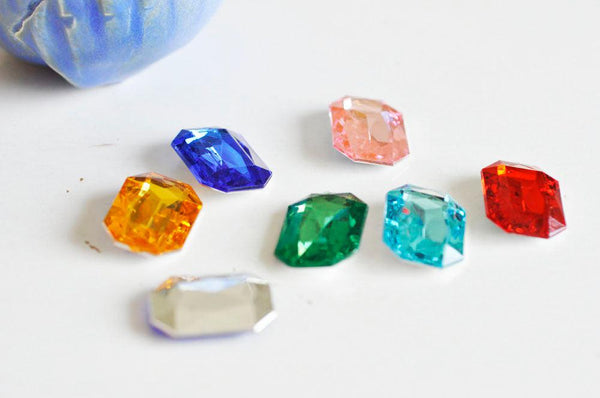 Resin and plastic cabochons for DIY jewelry
