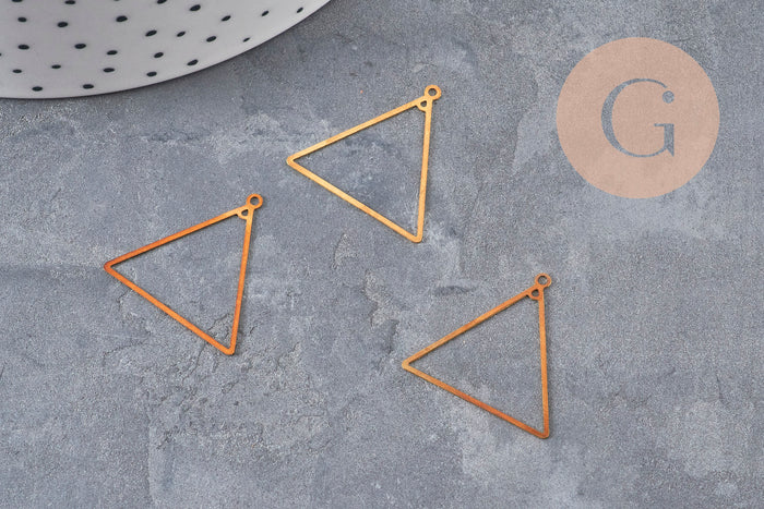 Pendentif triangle évidé laiton brut 22mm, x4 (G11035)
