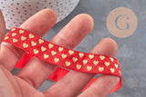 Ruban élastique rouge de 16mm avec motifs de petits cœurs dorés pour bijoux DIY et décorations festives.