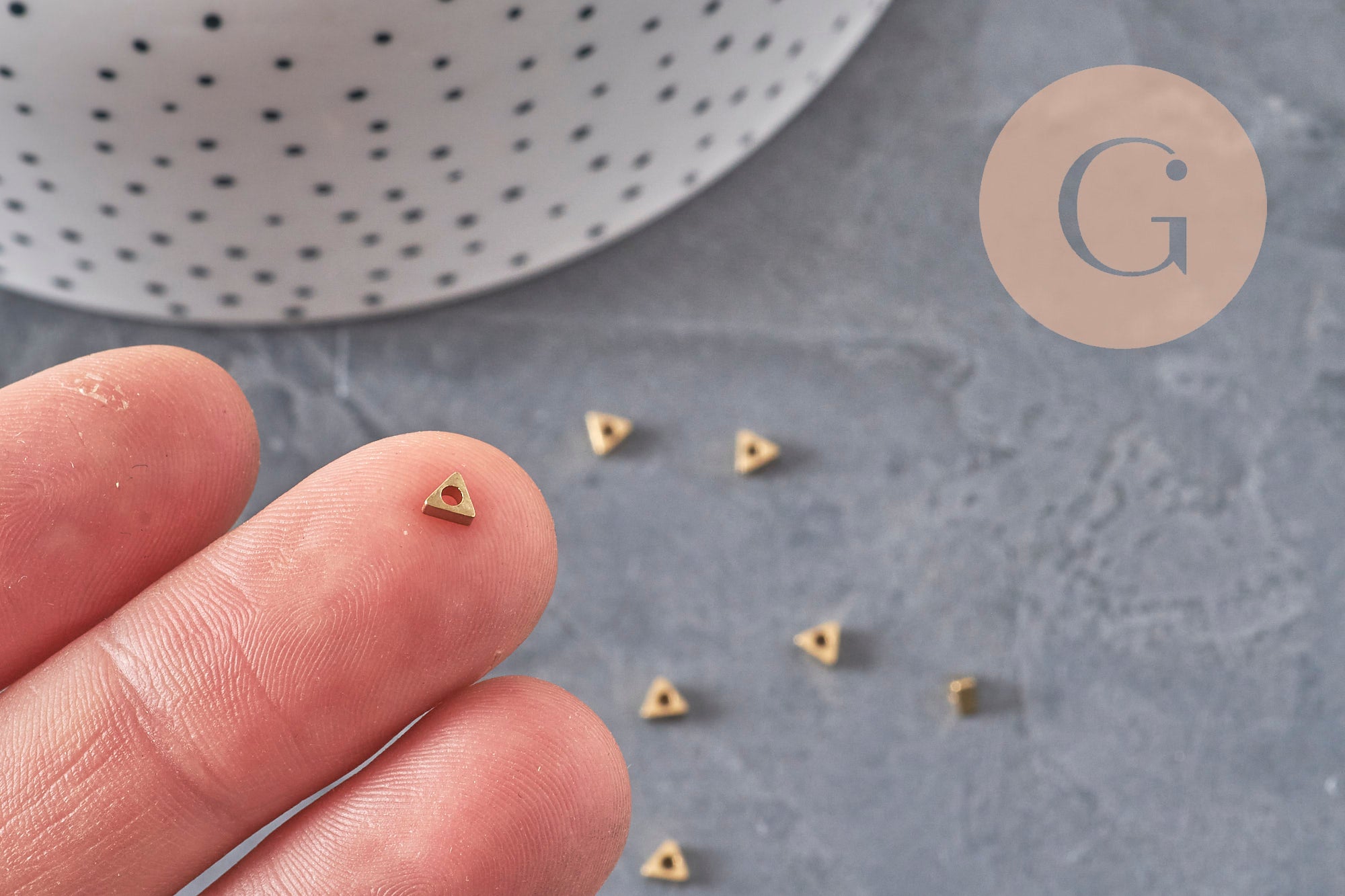 Raw gold-plated brass triangle spacer beads 3mm x10 VALID