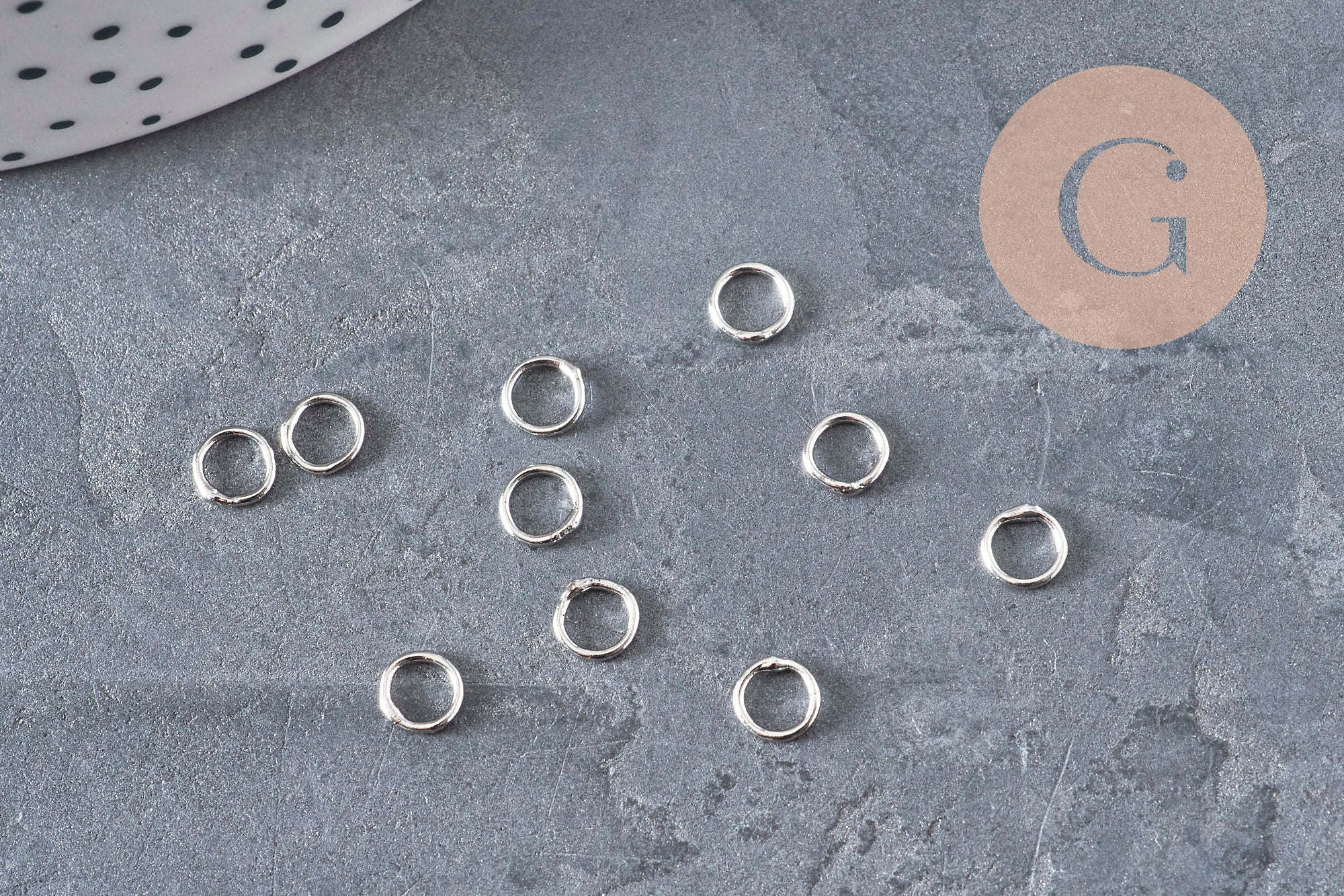 Anillos de unión redondos cerrados latón platino 5mm-0.7mm, x10 (G11213)