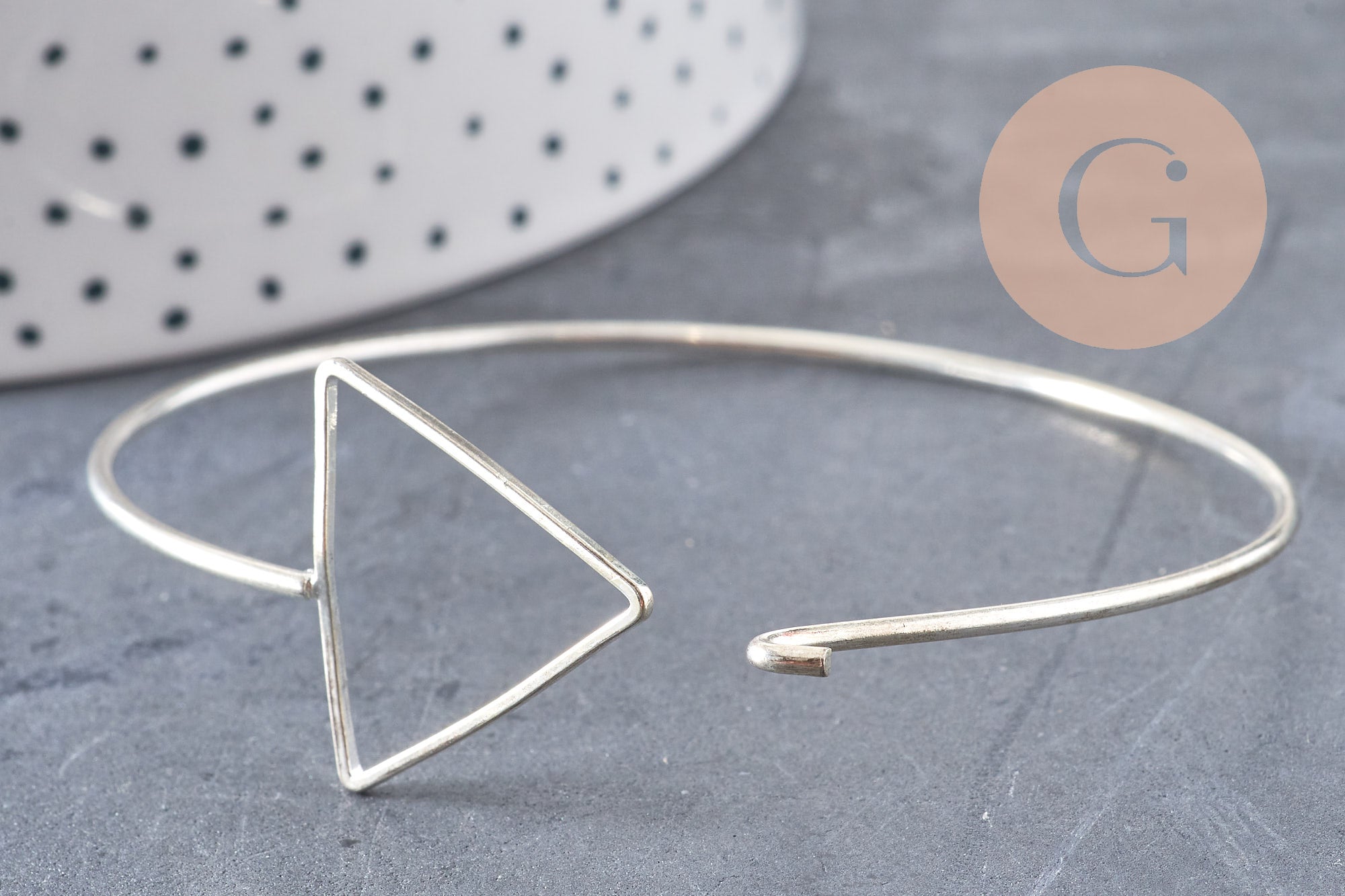 Bracelet jonc réglable triangle laiton argenté 60mm, x1 (G1812)