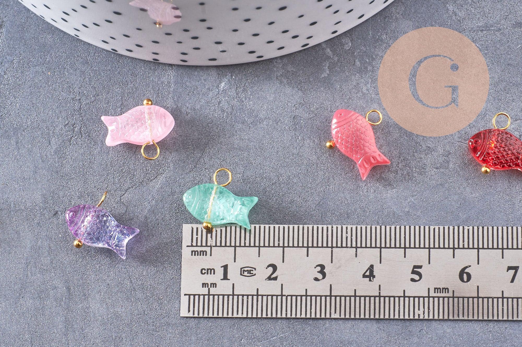 Breloque poisson verre multicolore laiton doré 15.5mm, x5 (G10218)