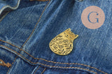 Broche chat assis gravée acier 304 inoxydable doré 35mm, x1 (G9785)