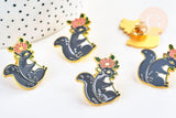 Broche pins animal écureil motif végétal doré émail, décoration veste, 27x26mm,x1 (G5540)