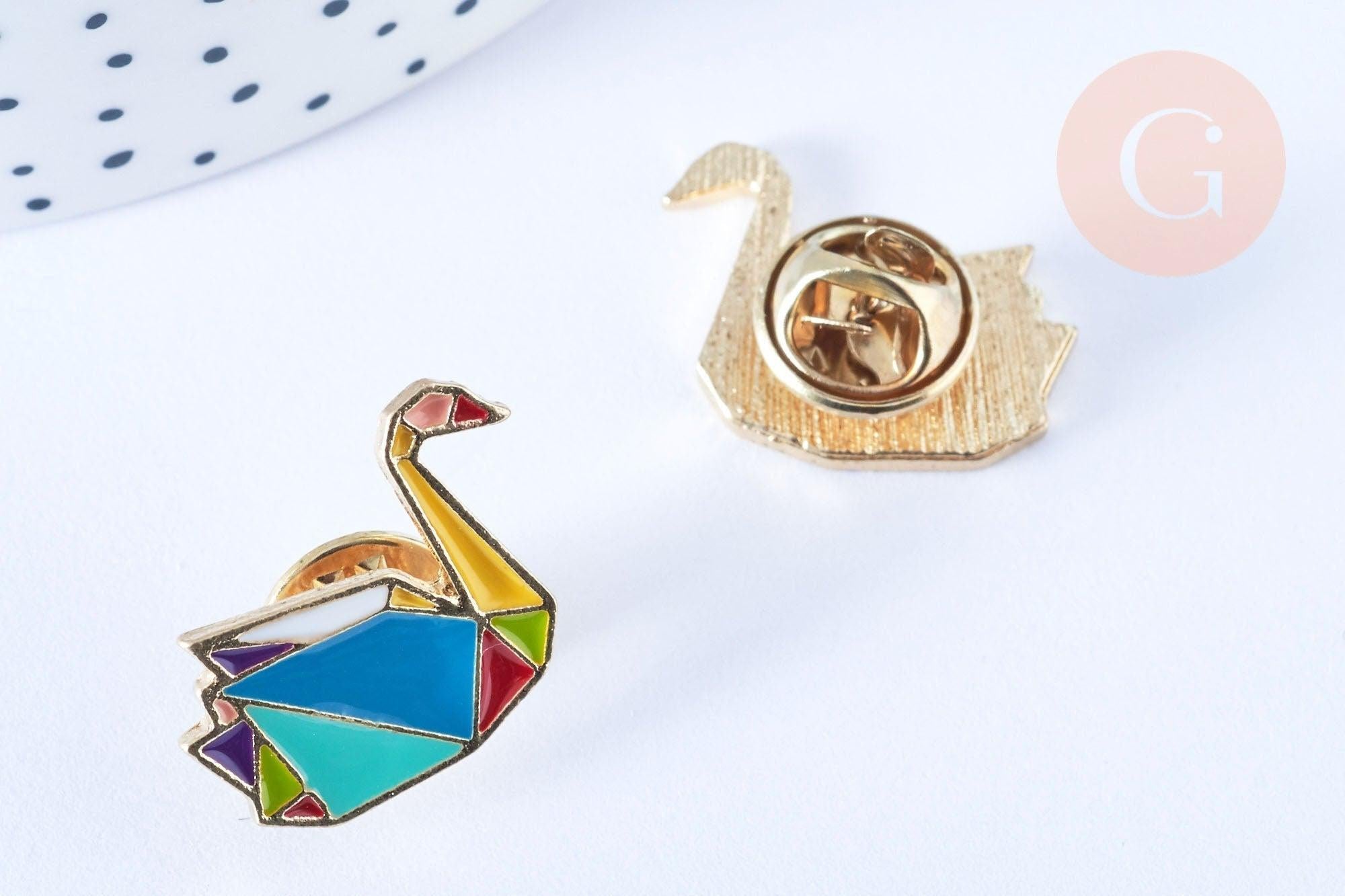 Broche pin's cygne origami doré émail multicolore 18x21mm, décoration veste, x1 (G6615)