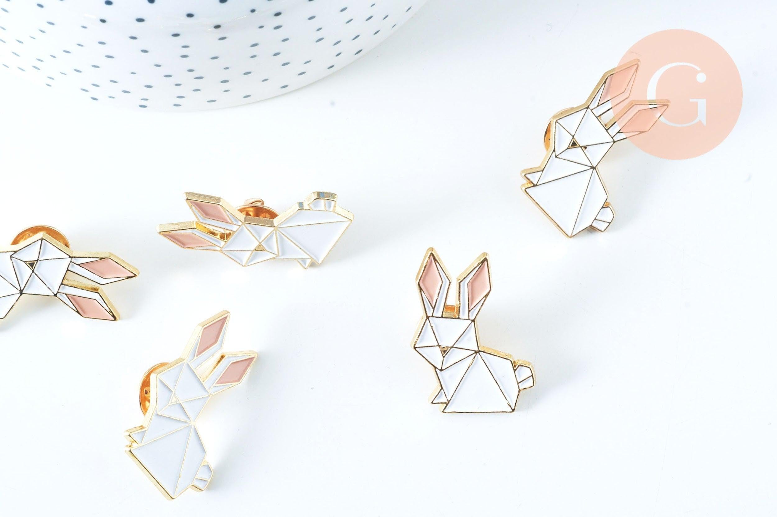 Broche pins lapin origami doré émail 31.5x23mm,broche dorée, décoration veste,x1 (G6375)