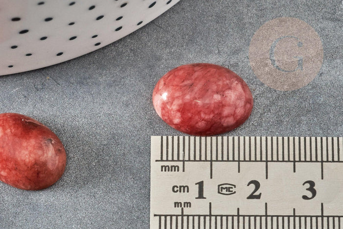 Cabochon ovale jade marbré rouge 18x13mm, x1 (G2923)