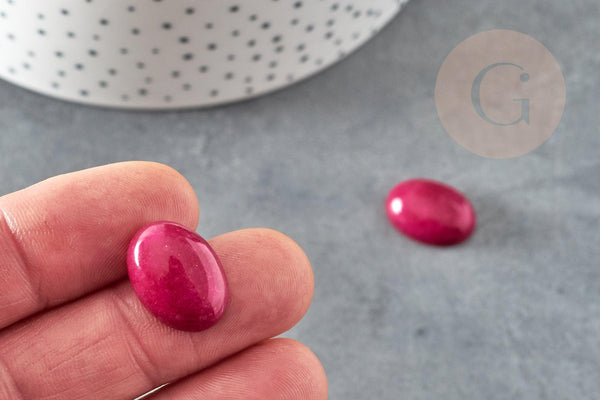 Cabochon ovale jade naturel rouge magenta 18 x13mm, x1 (G2695)
