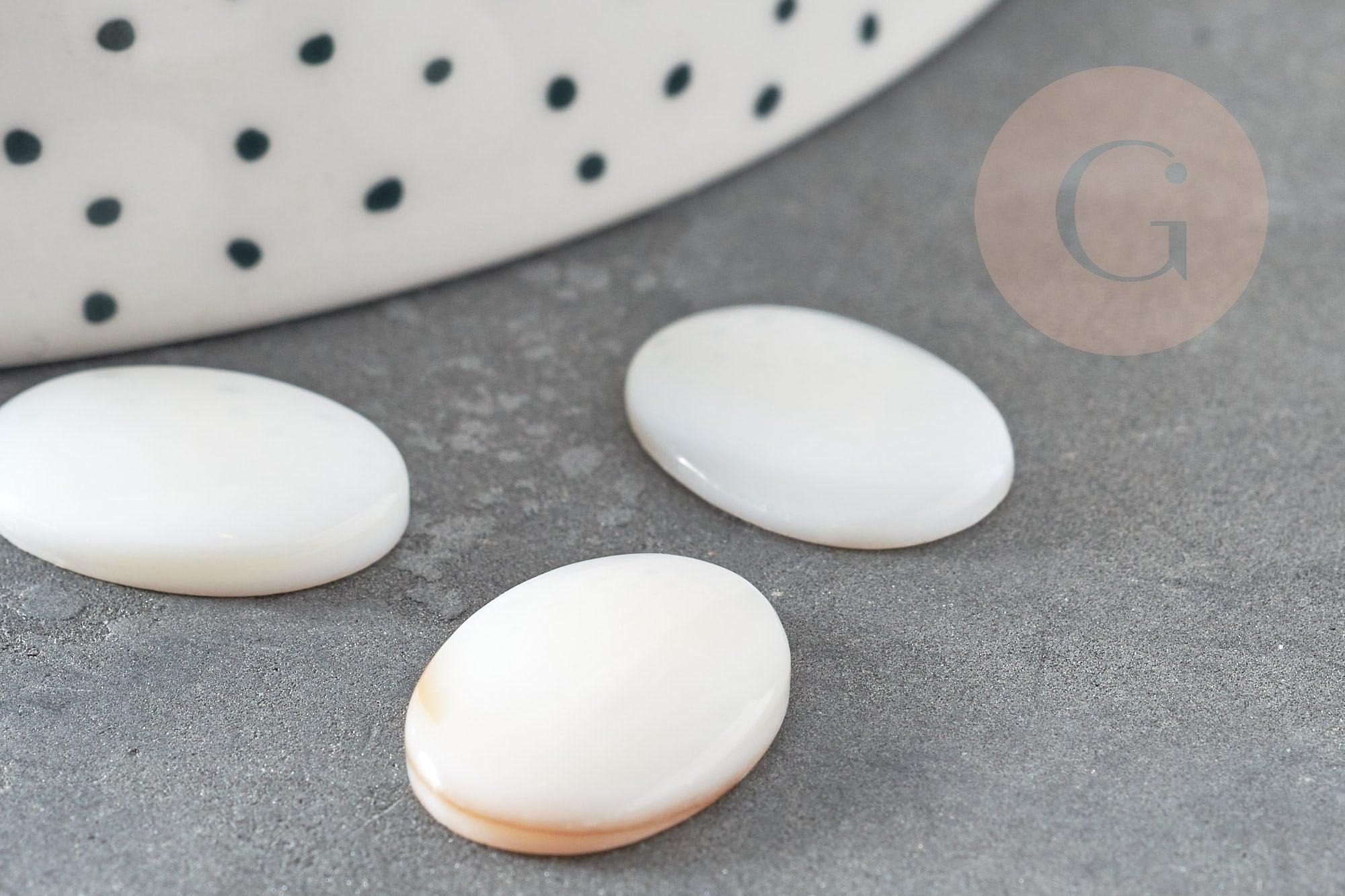 Cabochon ovale nacre blanche naturelle 16mm, x1 (G1964)